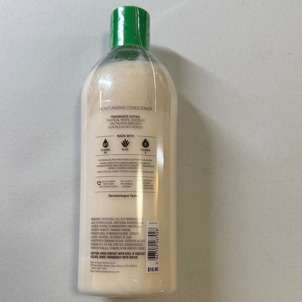 Bath & Body Works Waikiki Beach Coconut Conditioner - Green and Cream - Picture 2 of 4